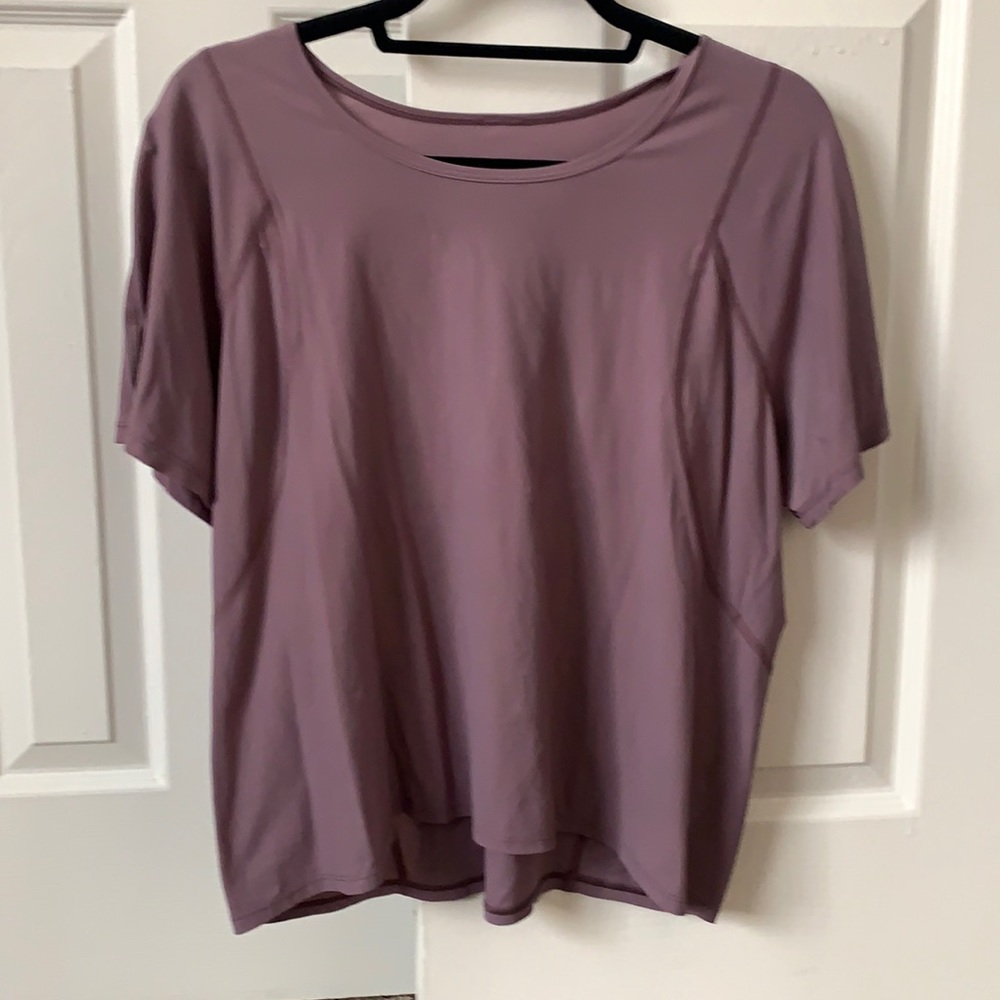 Light purple lululemon shirt sleeve